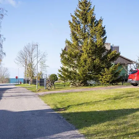 Rannakivi Puhkemaja * Kardla